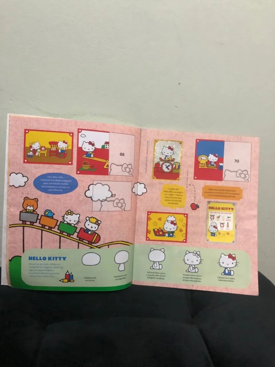 Álbum de figurinhas Hello Kitty (incompleto)