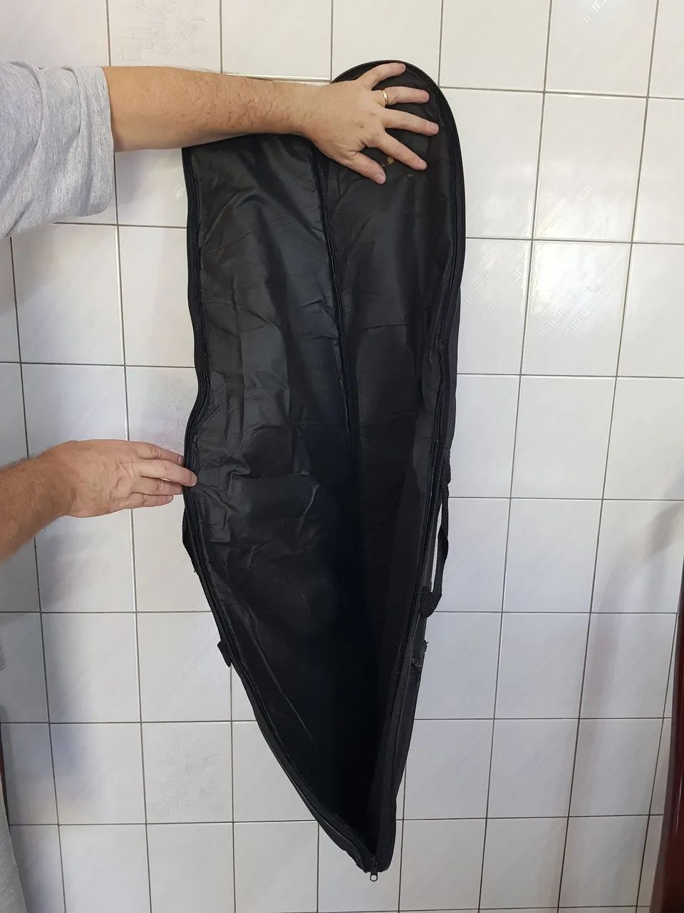 Bag Capa acolchoada para Guitarra em bom estado. - Foto 3