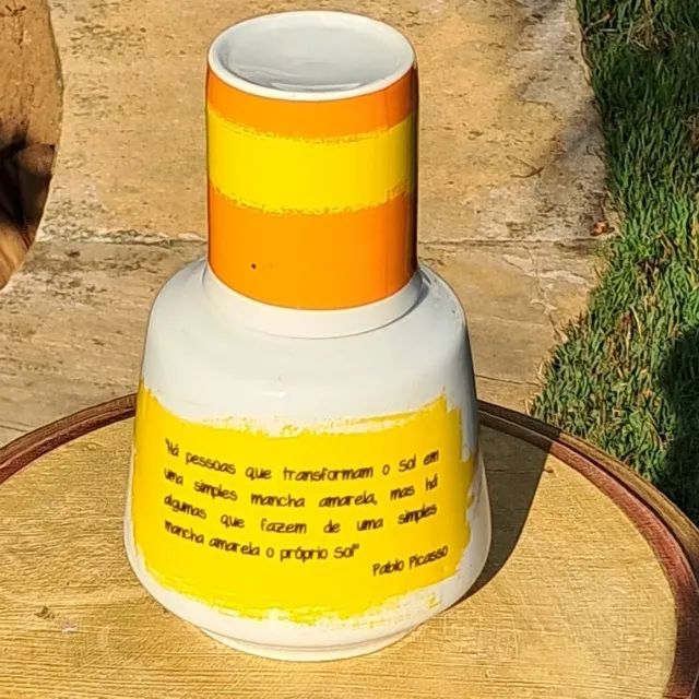 Moringa Porcelana com Copo - Tema Sol e Inspiração Artística Pablo Picasso