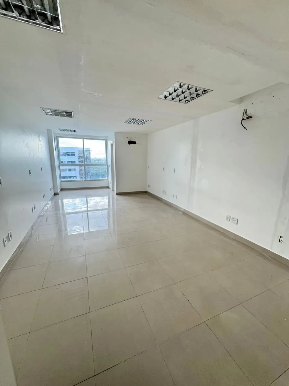 Sala para aluguel no Edf. Business Center, Renascença - São Luís - MA