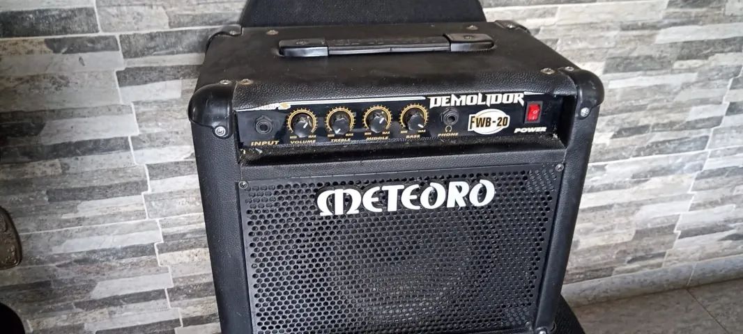 Baixo elétrico Michael + Amplificador Meteoro Demolidor FWB-20 - Foto 4