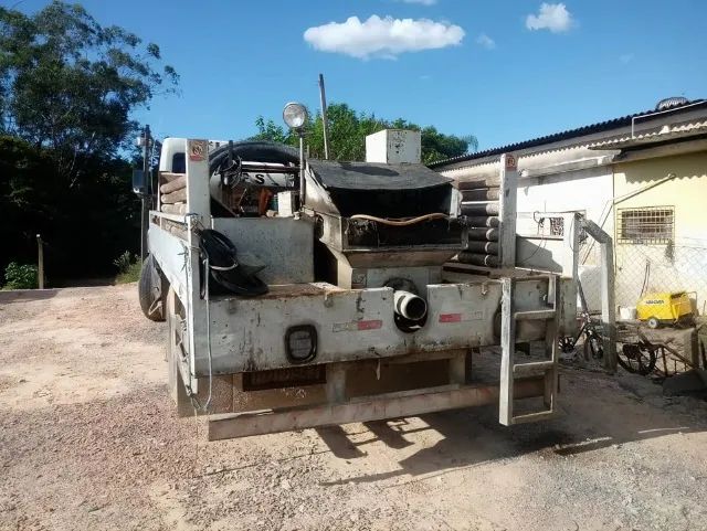 Ford Cargo 1517 4x2 ano 2007 Bomba de concreto - Foto 5