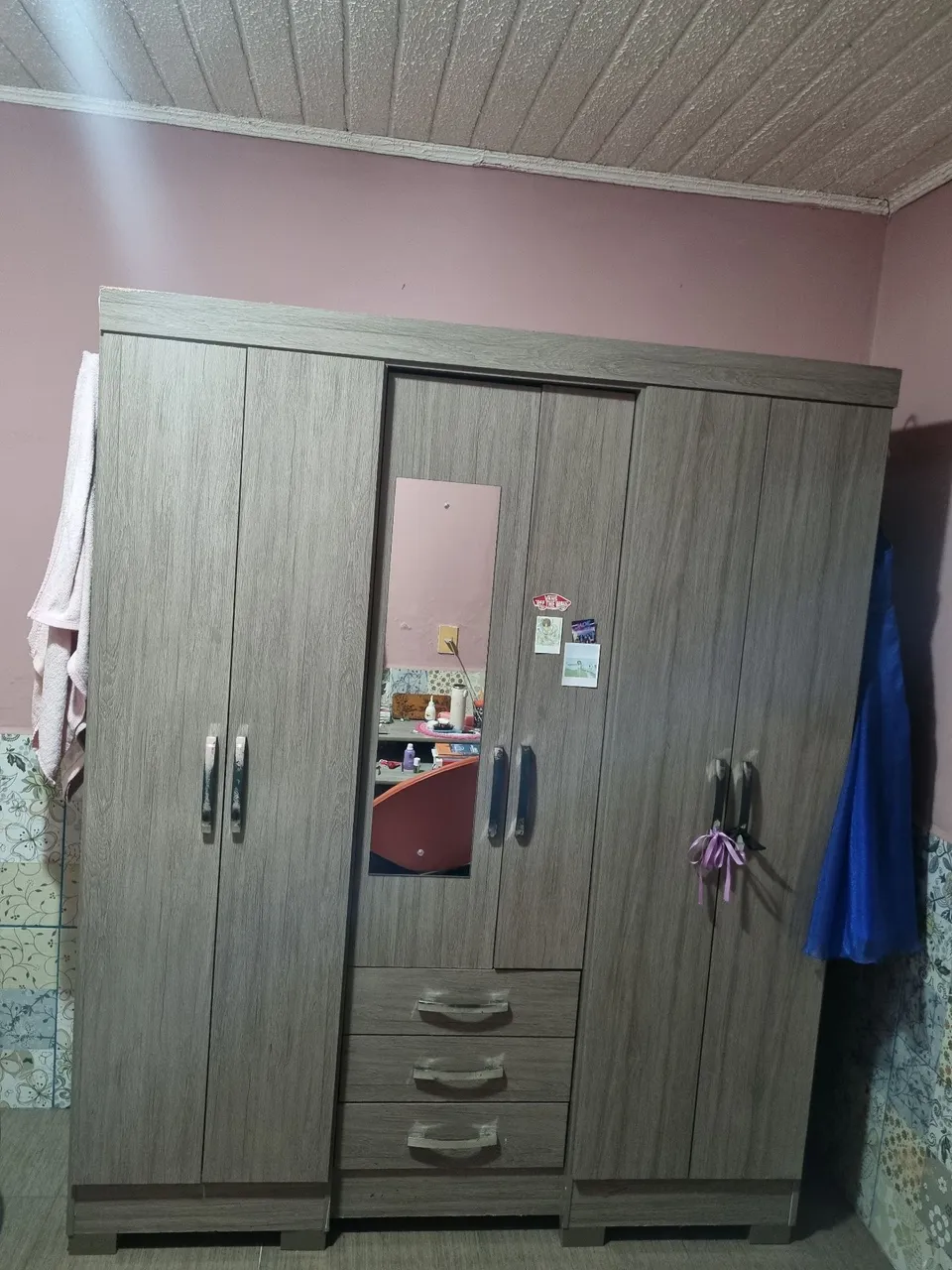Guarda-roupa 6 portas com espelho
