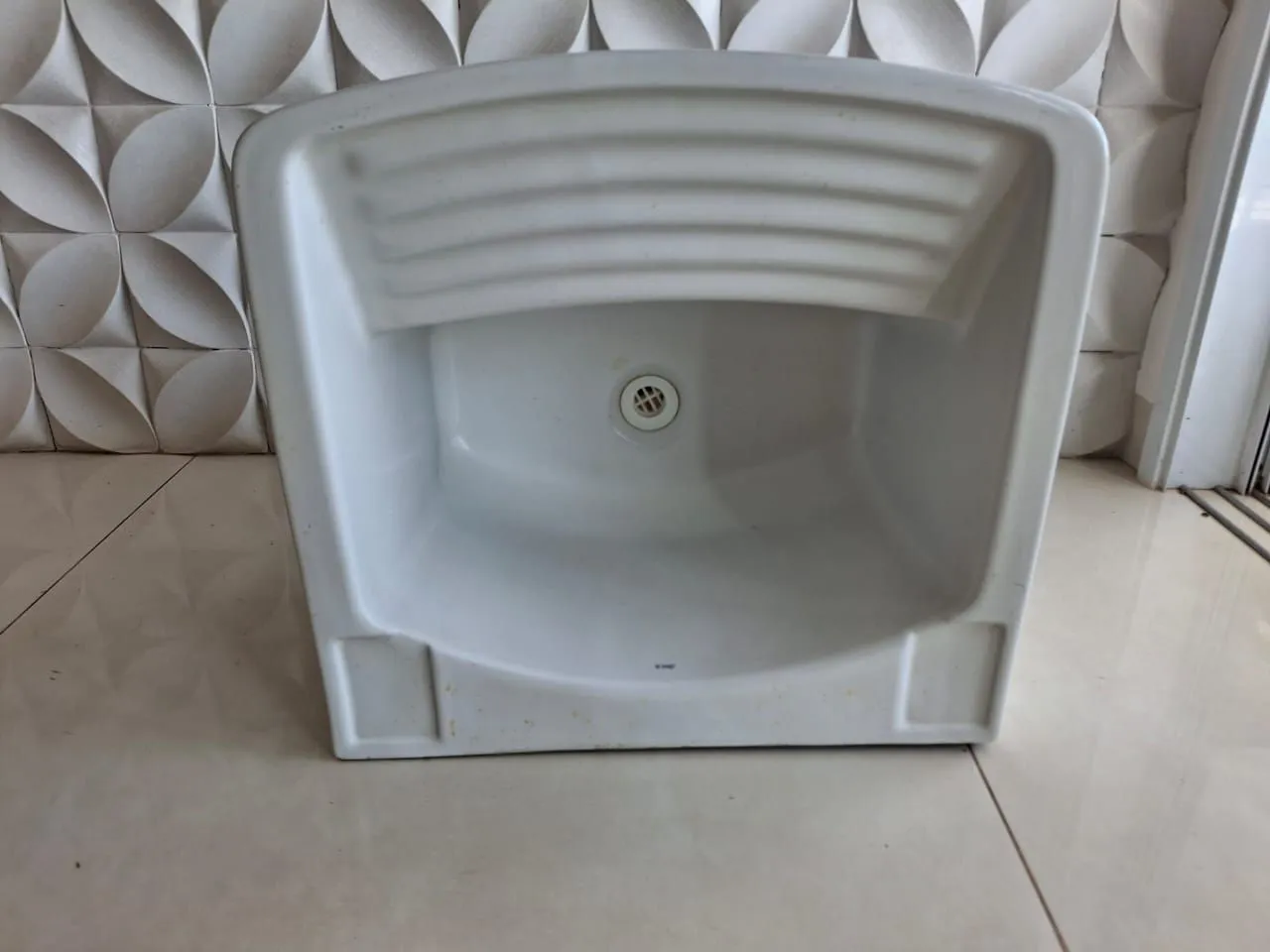Tanque de louça Deca 40L com coluna - usado em ótimo estado