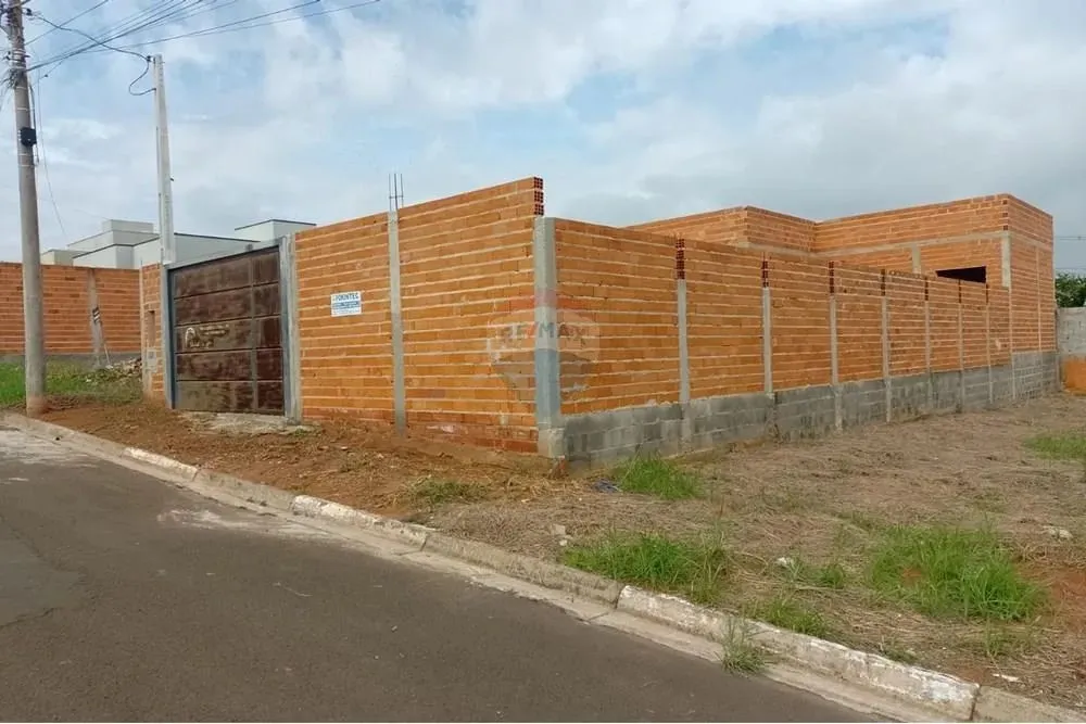 "Casa Moderna: Espaço e Conforto em Estiva Gerbi"
