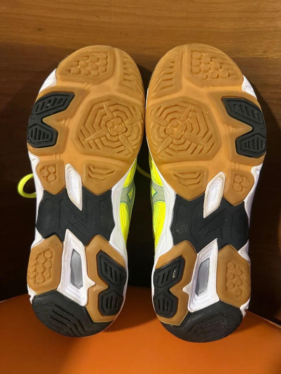 tênis mizuno wave twister 4, amarelo e azul, tamanho 36 (23,5cm