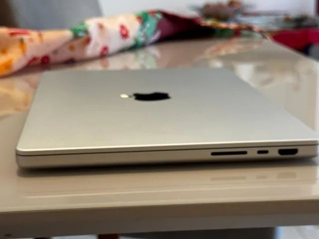 Apple MacBook Pro/M3 Pro/18GB/512GB/US配列 MacBook Pro 14 M3 Pro 18 GB RAM 512 GB Preto black A2992 MRX33