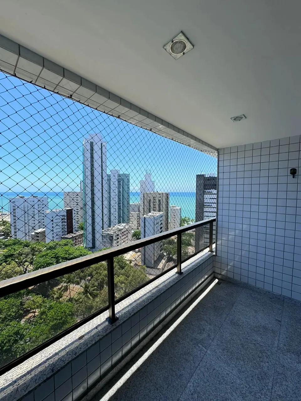 PRIORIZE QUALIDADE DE VIDA VOCÊ E SUA FAMÍLIA MERECEM -MORE APENAS 150 MTS DO MAR