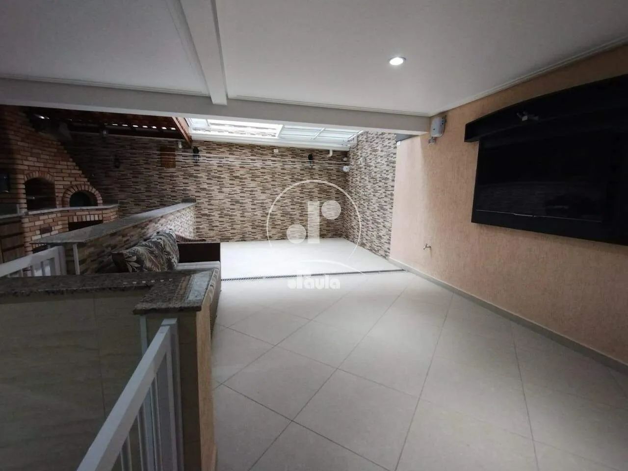 Sobrado Vila Pinheirinho! Impecável com 3 dormitórios, suíte, 4 vagas. Espaço gourmet com  - Foto 5