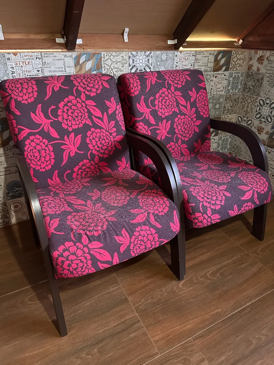 Poltronas Florais Elegantes