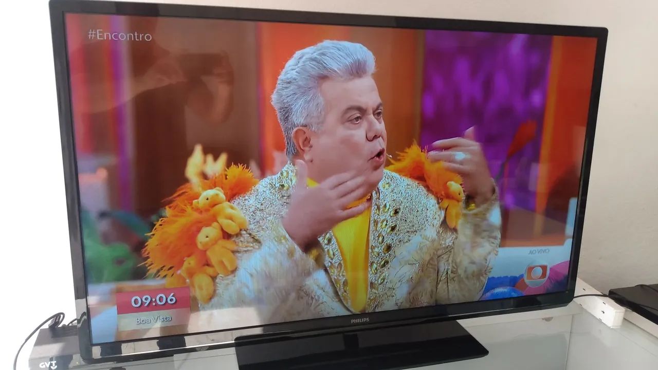 Vendo TV Philips 47 polegadas (Tela Grande)NÃO É SMART