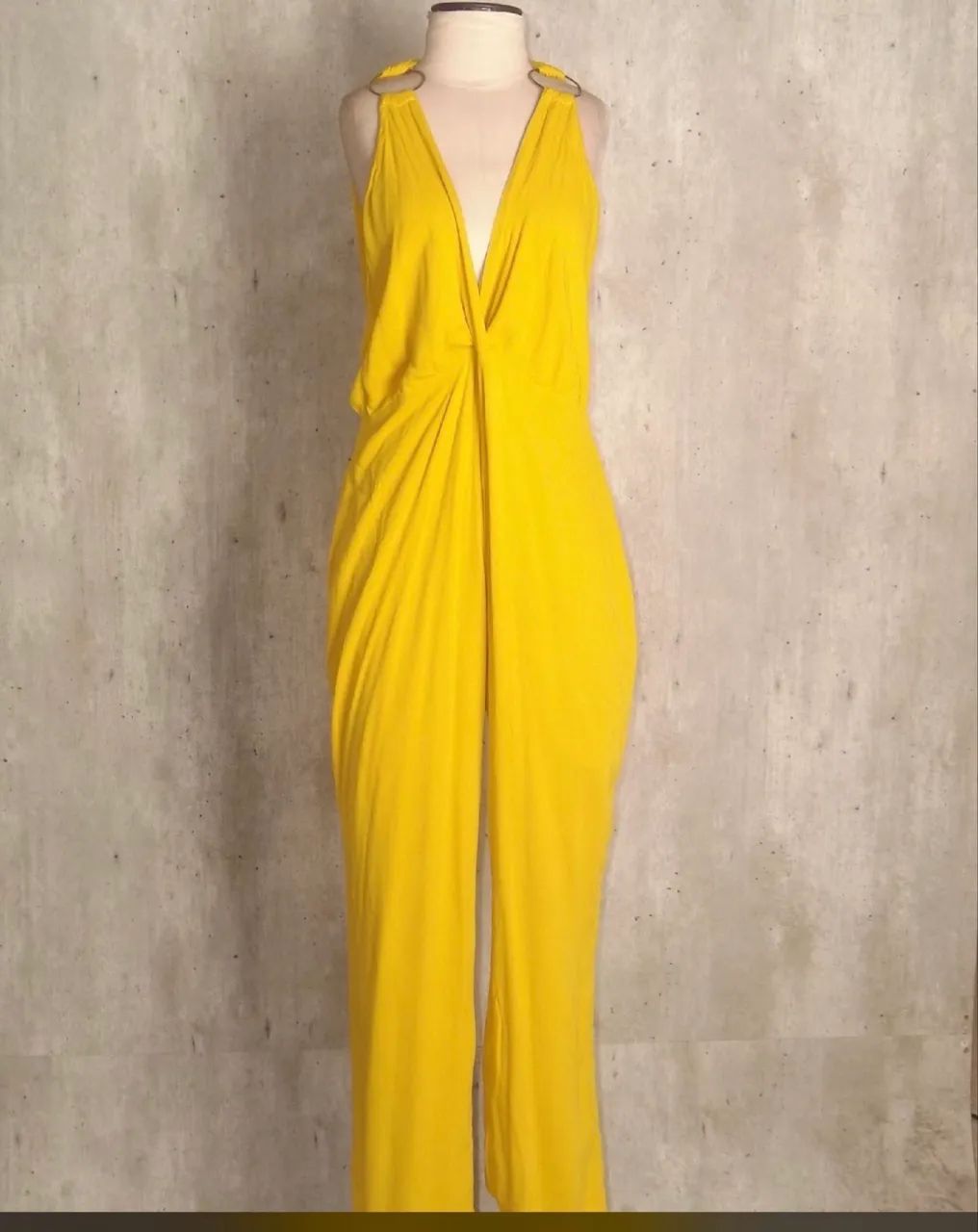 Macacão linho amarelo 