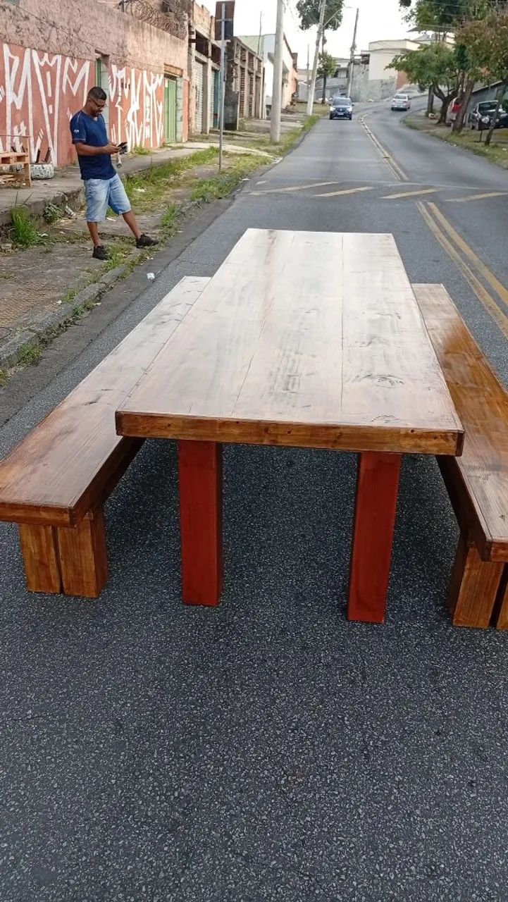 Mesa de madeira  com bancos sob medida 3x0, 94