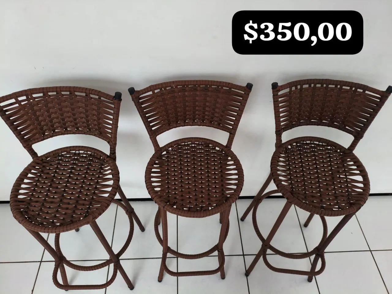 Vendo 03 banquetas 