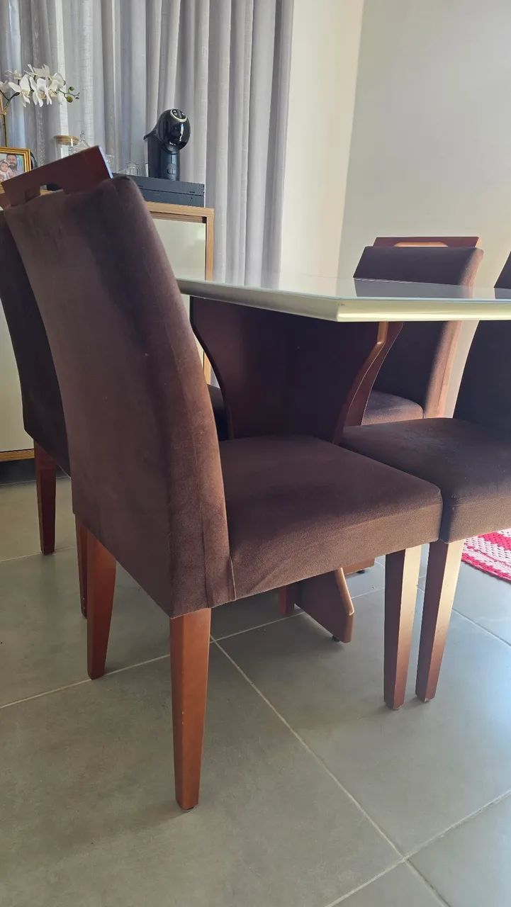 Vendo mesa com 4 cadeiras - Foto 2