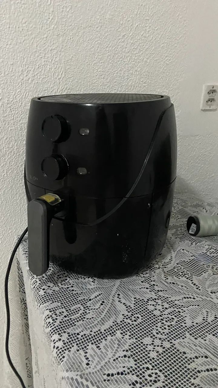 Vendo cabeceira, air freyer, cabideiro e ukulele - Foto 4