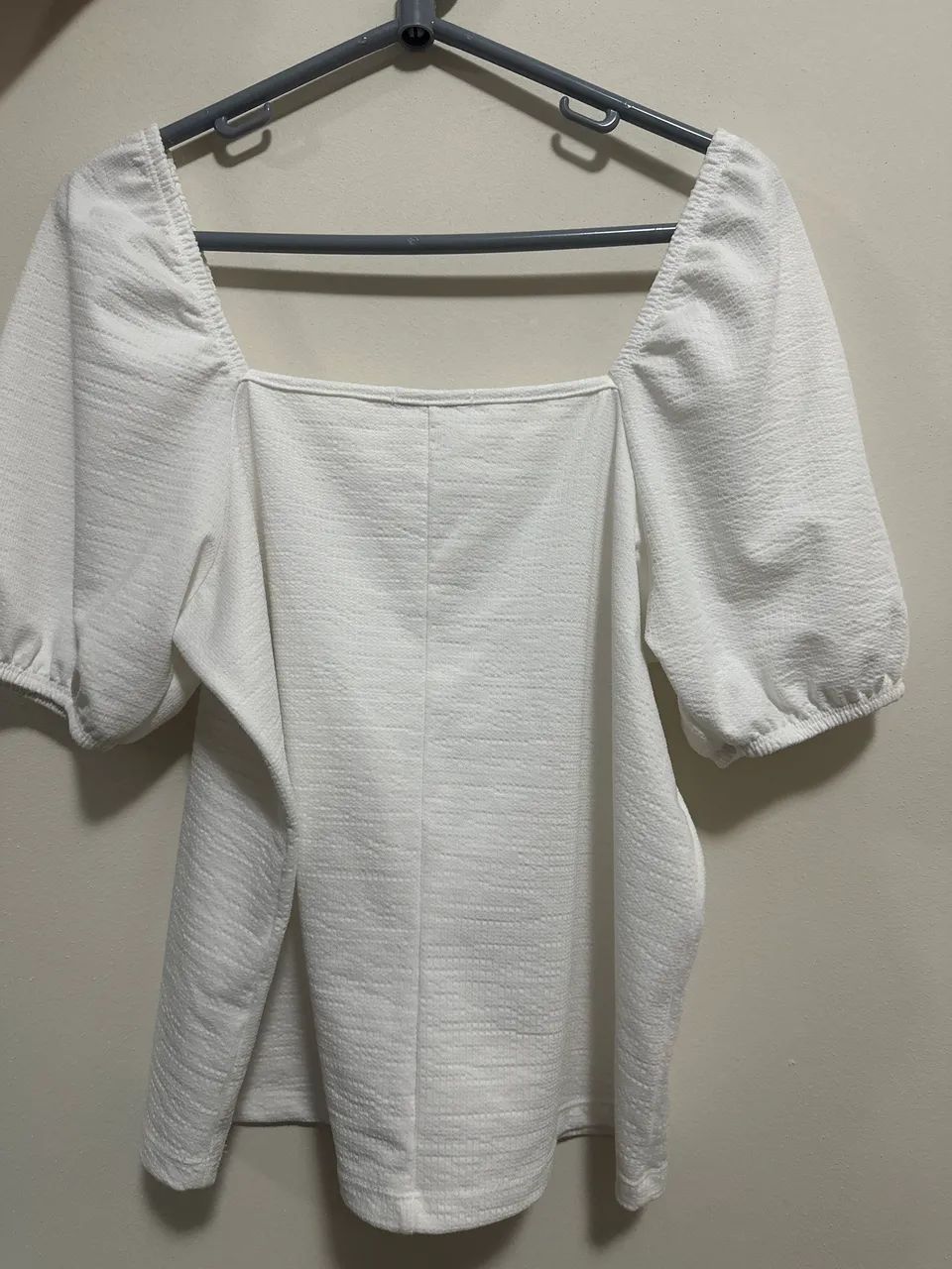 Blusa em Viscolinho com Decote Coração e Lastex - Foto 3