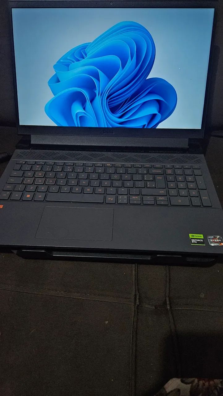 DELL G15 5525 2024