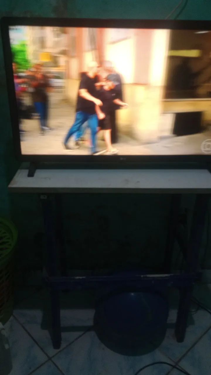 Vendo tv de 32 polegadas LG. Funcionando perfeitamente - Foto 2