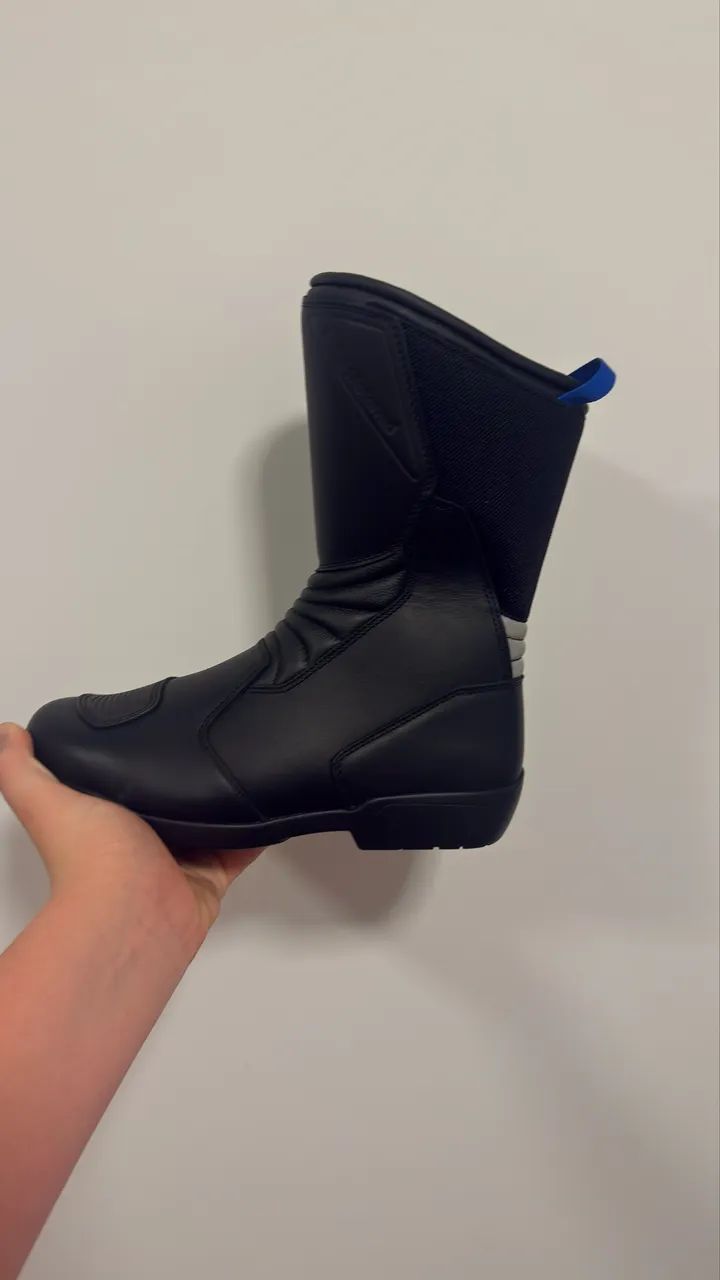 Vendo  bota da bmw NUNCA USADA tamanho 40 - Foto 3
