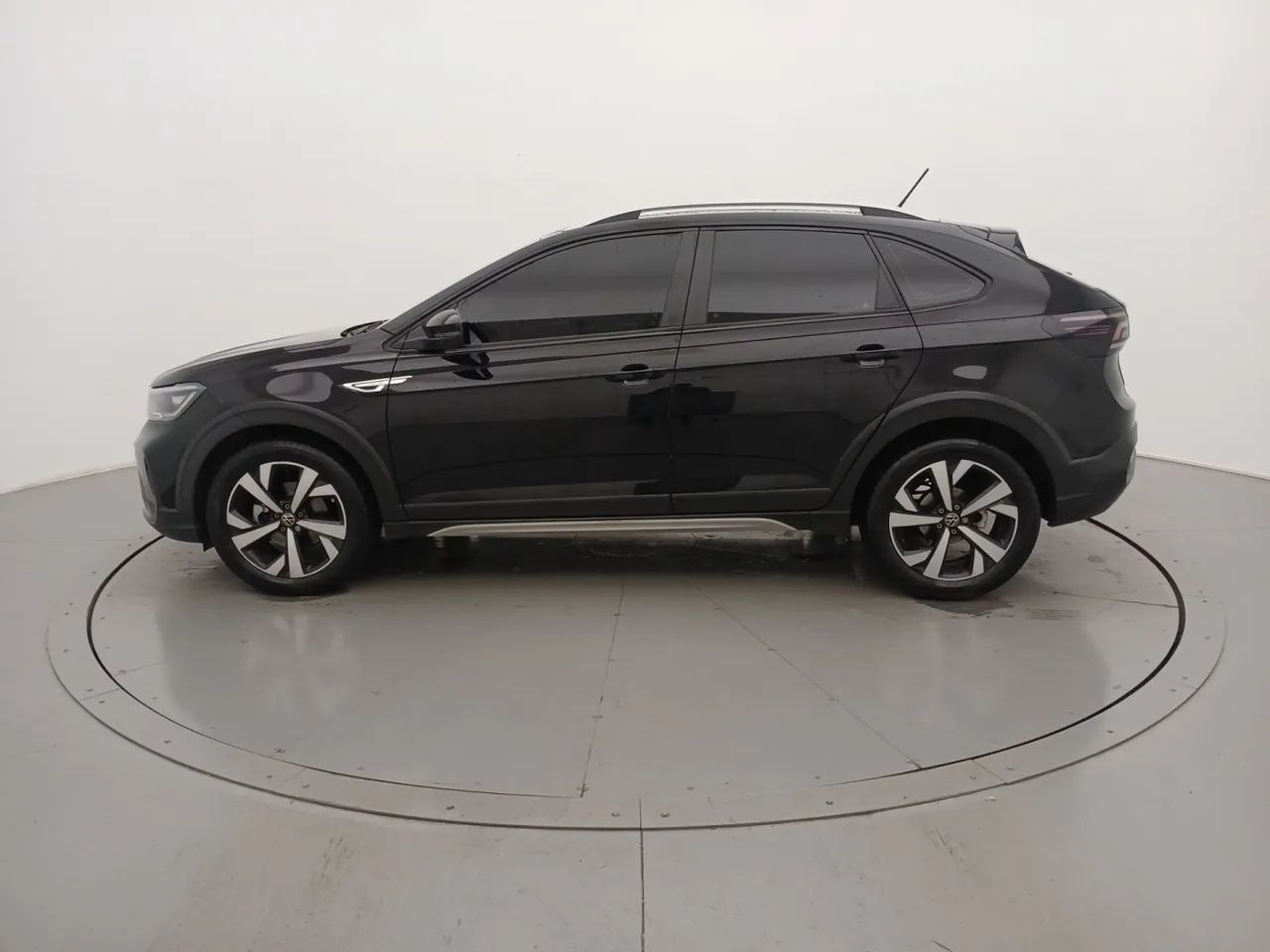 Volkswagen Nivus Highline 1.0 200 TSI Flex Aut., foto 2 de 18