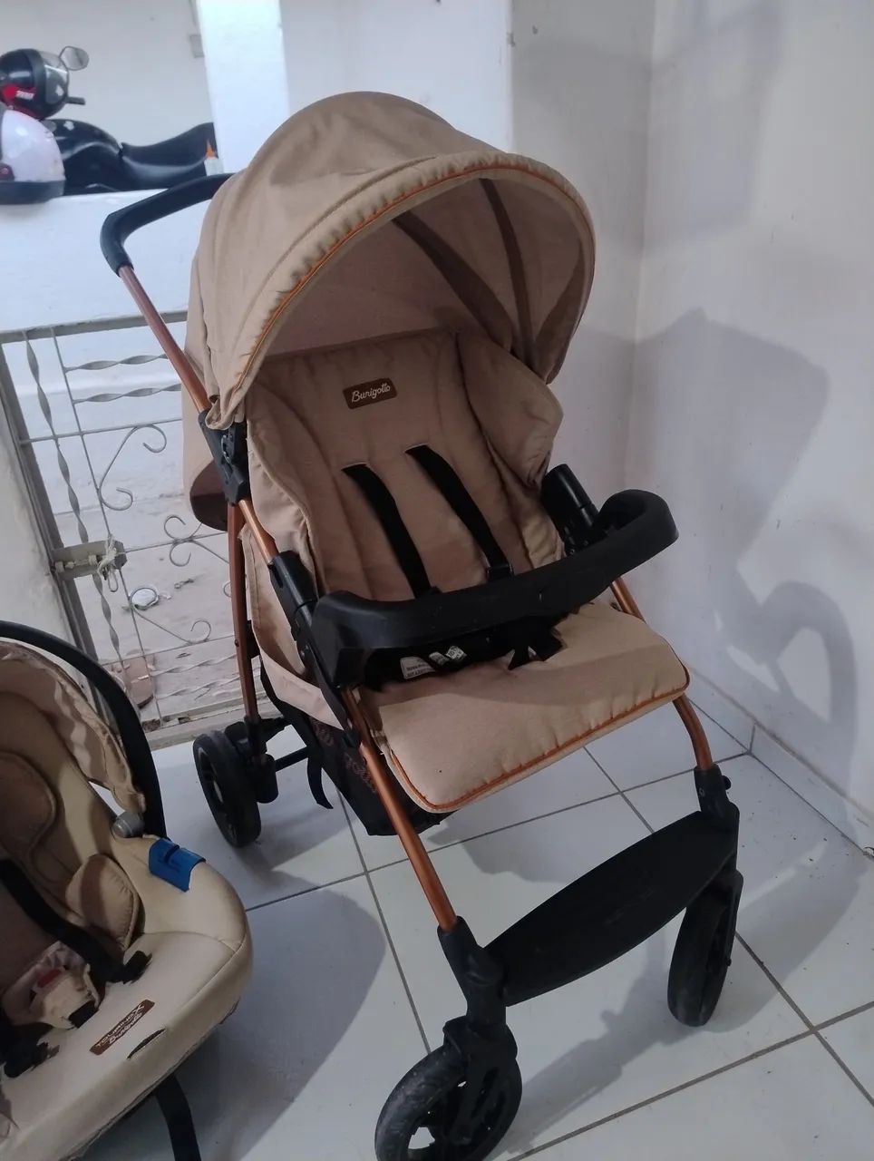 Carrinho de passeio e bebê conforto  - Foto 4