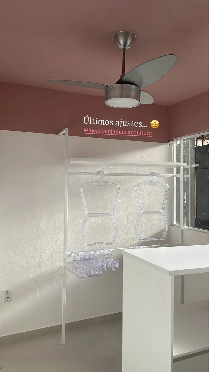 Vendo móveis planejados para loja de roupa! 