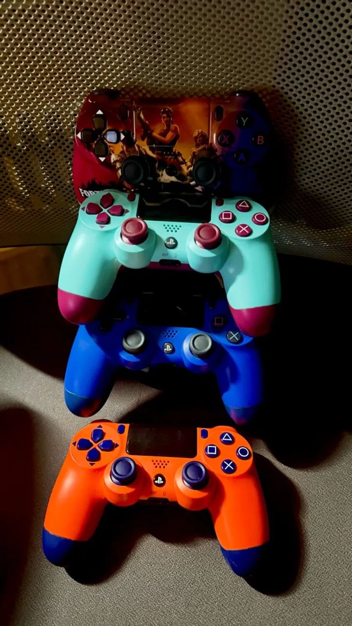 LOTE jogos ps4 e controles 