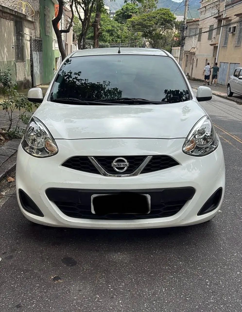 Nissan March 1.0 12V FLEX 5P 2015