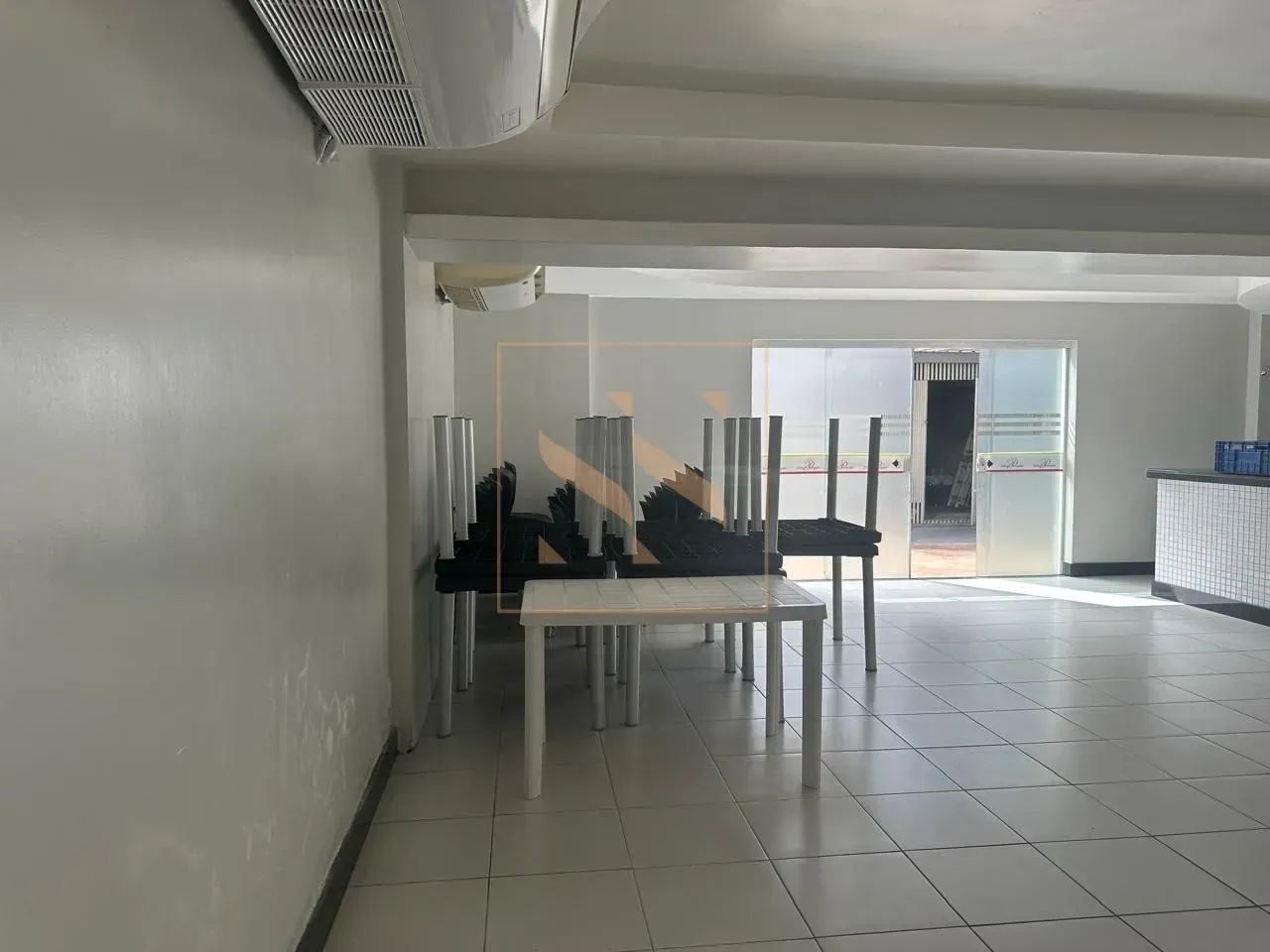ALUGO APARTAMENTO COM 03 QUARTOS - ANDAR ALTO - NASCENTE - Foto 2