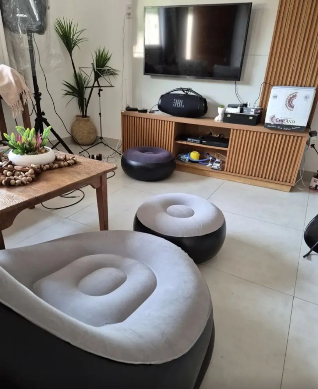 Poltrona Inflável com Puff para Sala e Quarto - Entrega Grátis - Foto 2