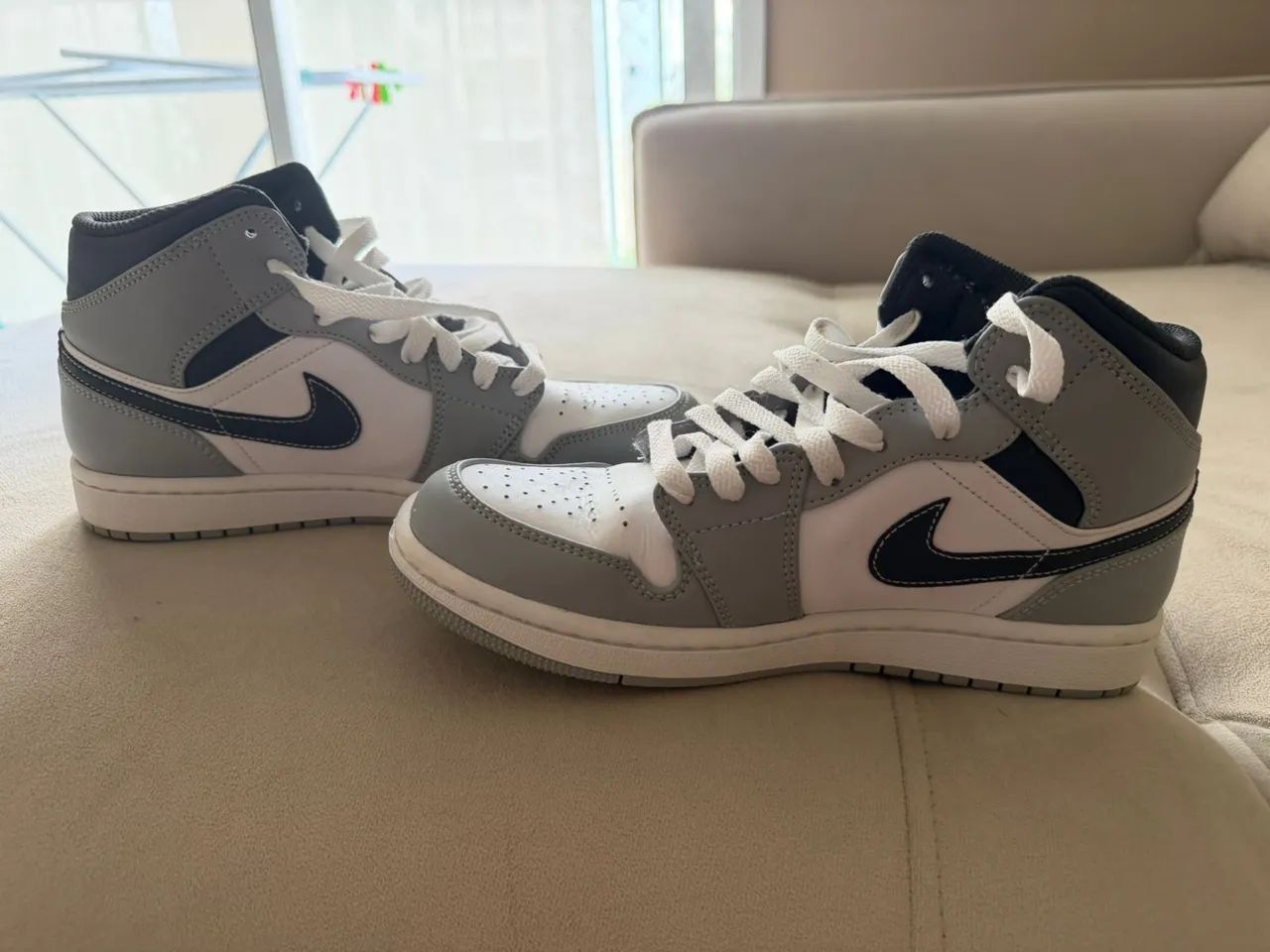 Nike Air Jordan 1 Mid na colorway - Foto 5
