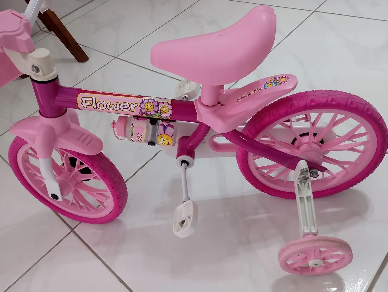 Bicicleta infantil feminina pouco usada - Foto 3