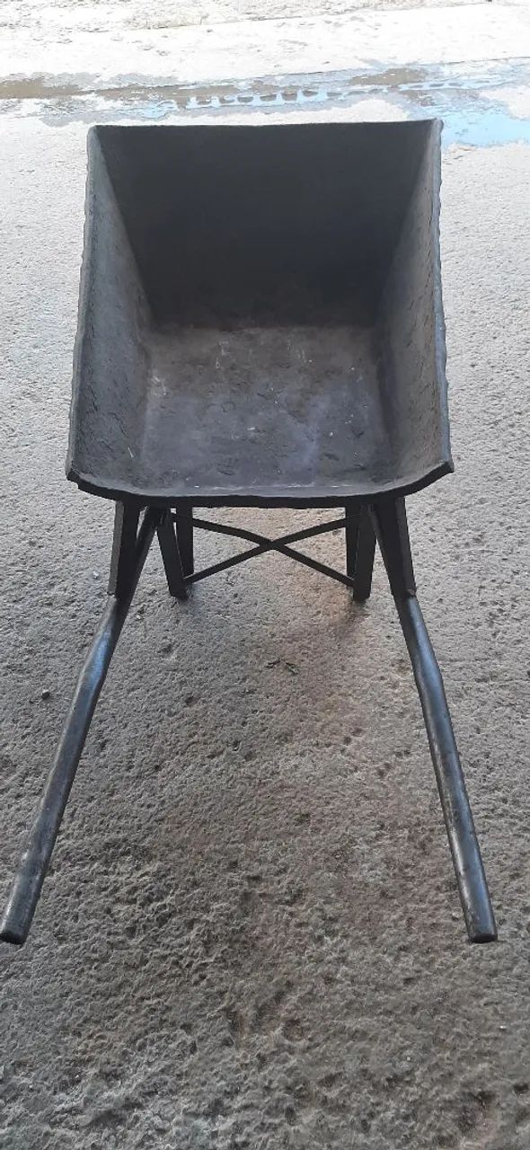 Carrinho de mão reforçado 
