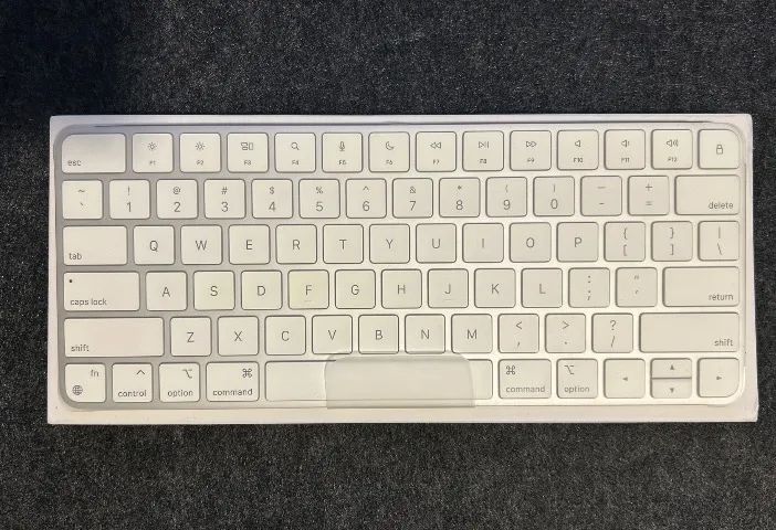 Magic Keyboard (USB-C) - Inglês (EUA) - Seminovo - Foto 3