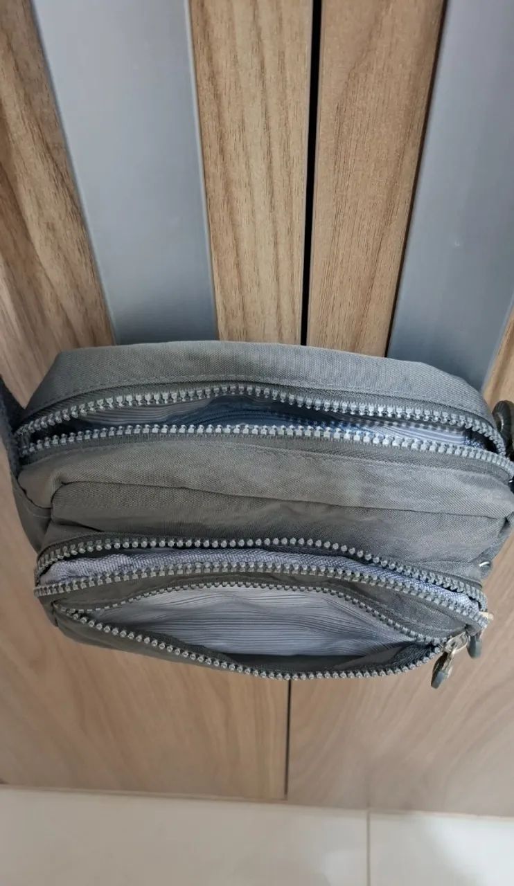 Bolsa feminina nylon cinza - Foto 4
