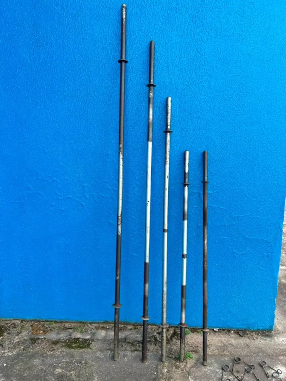 5 barras de musculação e presilhas - Foto 2