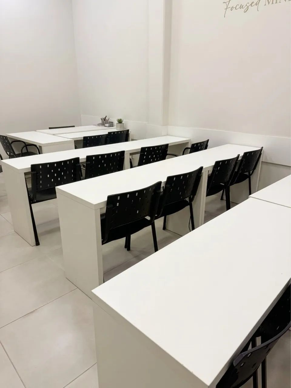Cadeiras plástico injetado  - Foto 2
