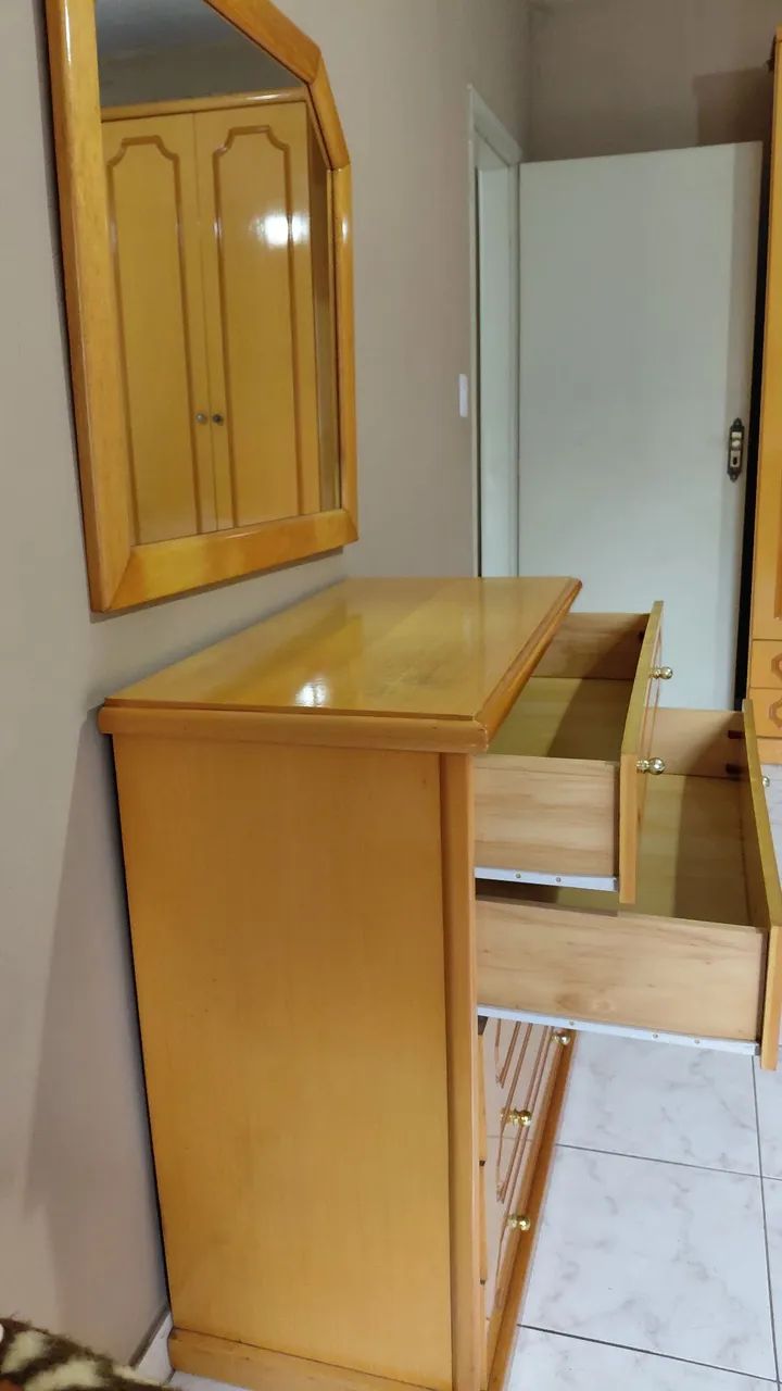 Vendo comoda com espelho 5 gavetas  - Foto 3