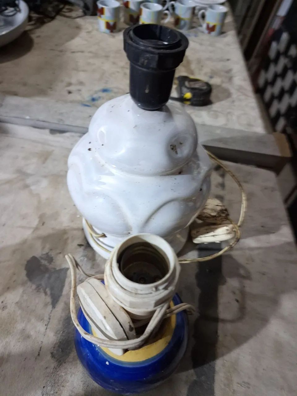 2 base de abaju de louça  antigo  - Foto 3