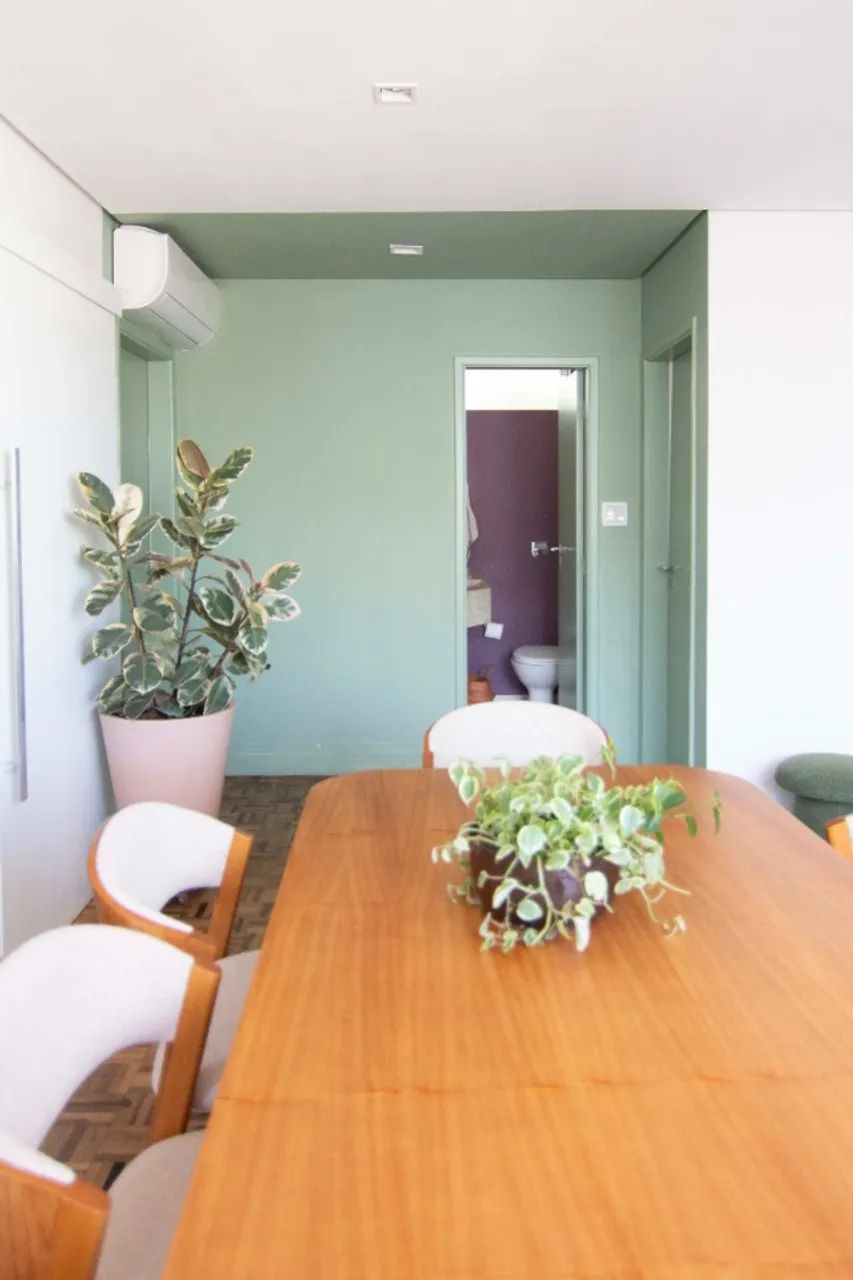 Mesa de Jantar 1,80m x 1m - Um ano de uso - Foto 4