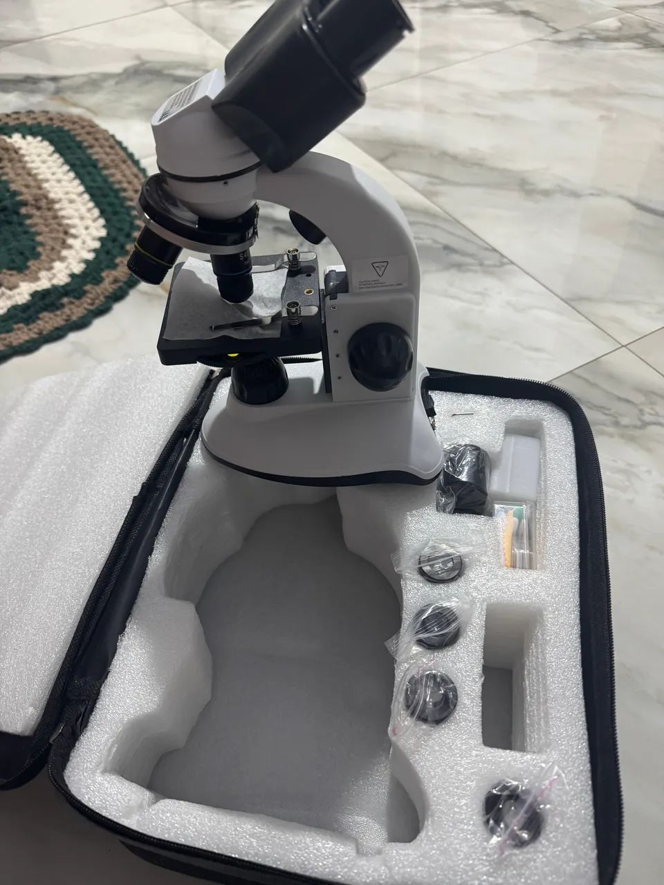 Microscópio novo na caixa  nunca usado  - Foto 5