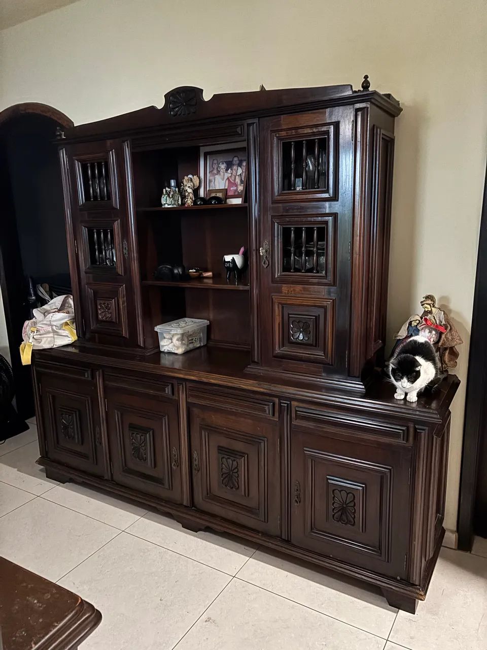 Móvel cristaleira 