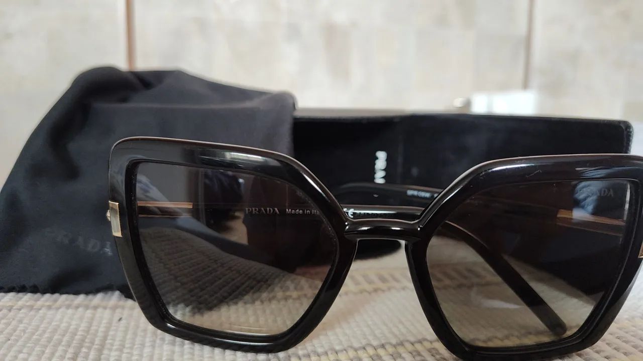 Óculos PRADA original em perfeito estado  - Foto 4