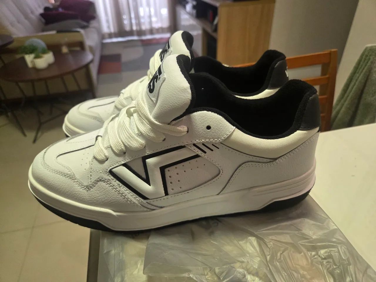 Tenis Vans Upland White Black Tam 43 - Foto 3