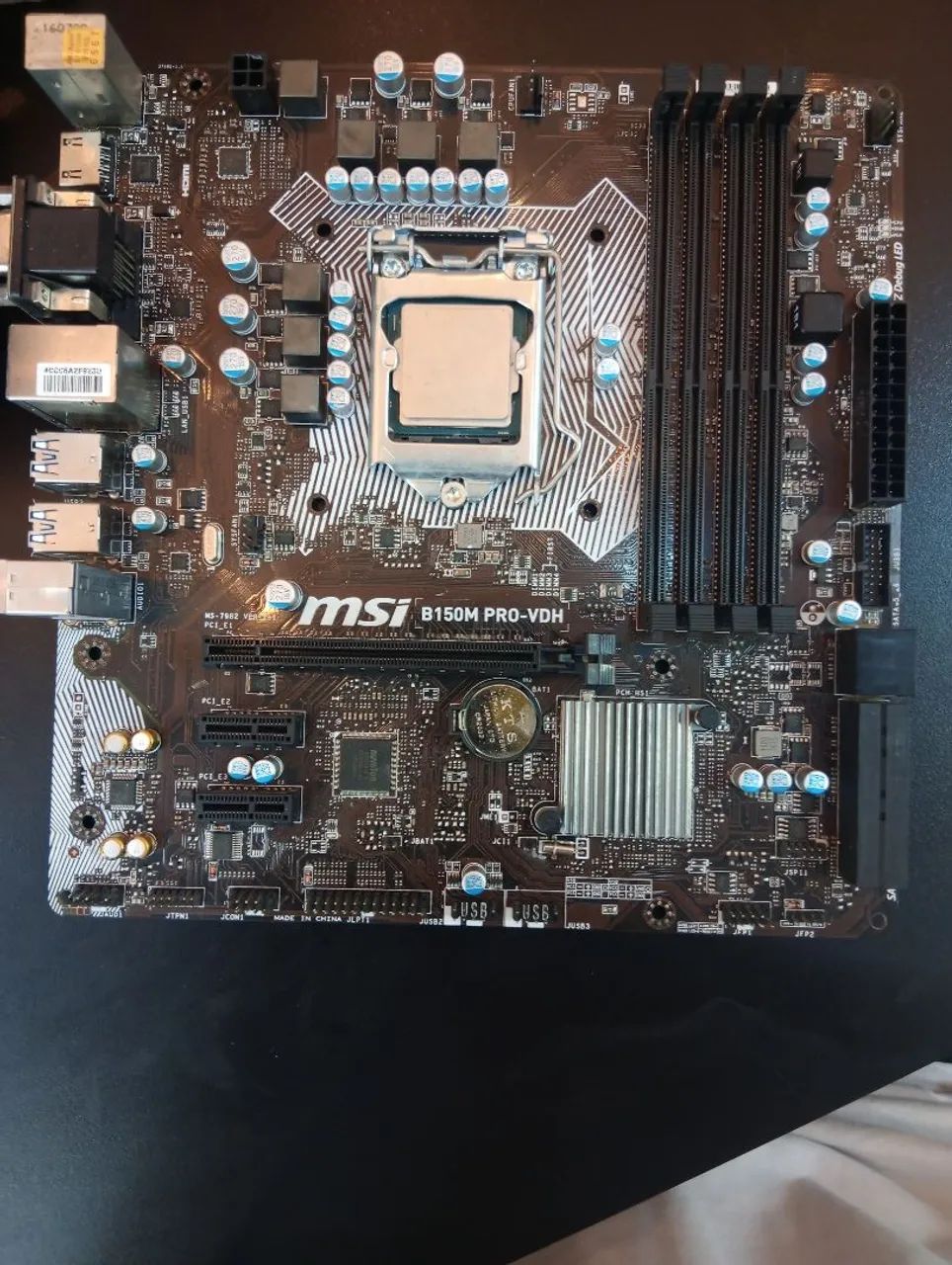 Placa mãe com processador 