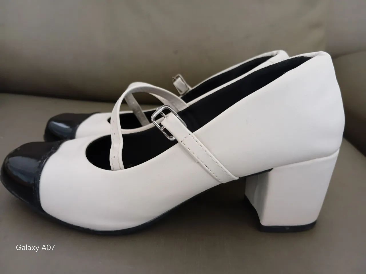 Sapato Sofia - Delicadeza e Charme . N° 35 - Foto 2