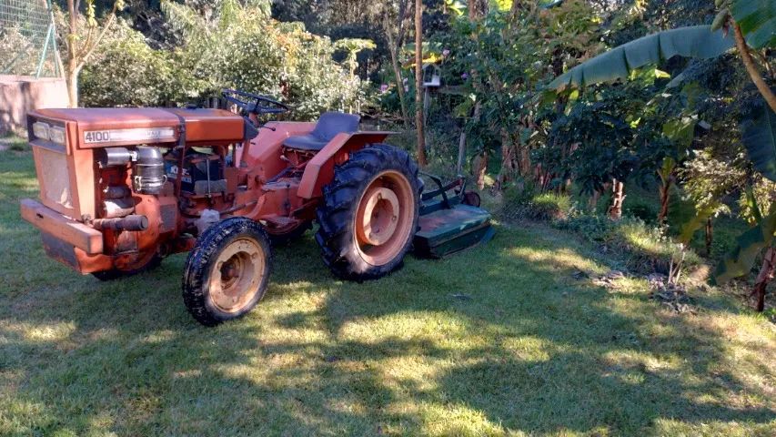 TRATOR AGRALE 4100 COM IMPLEMENTOS - Foto 2