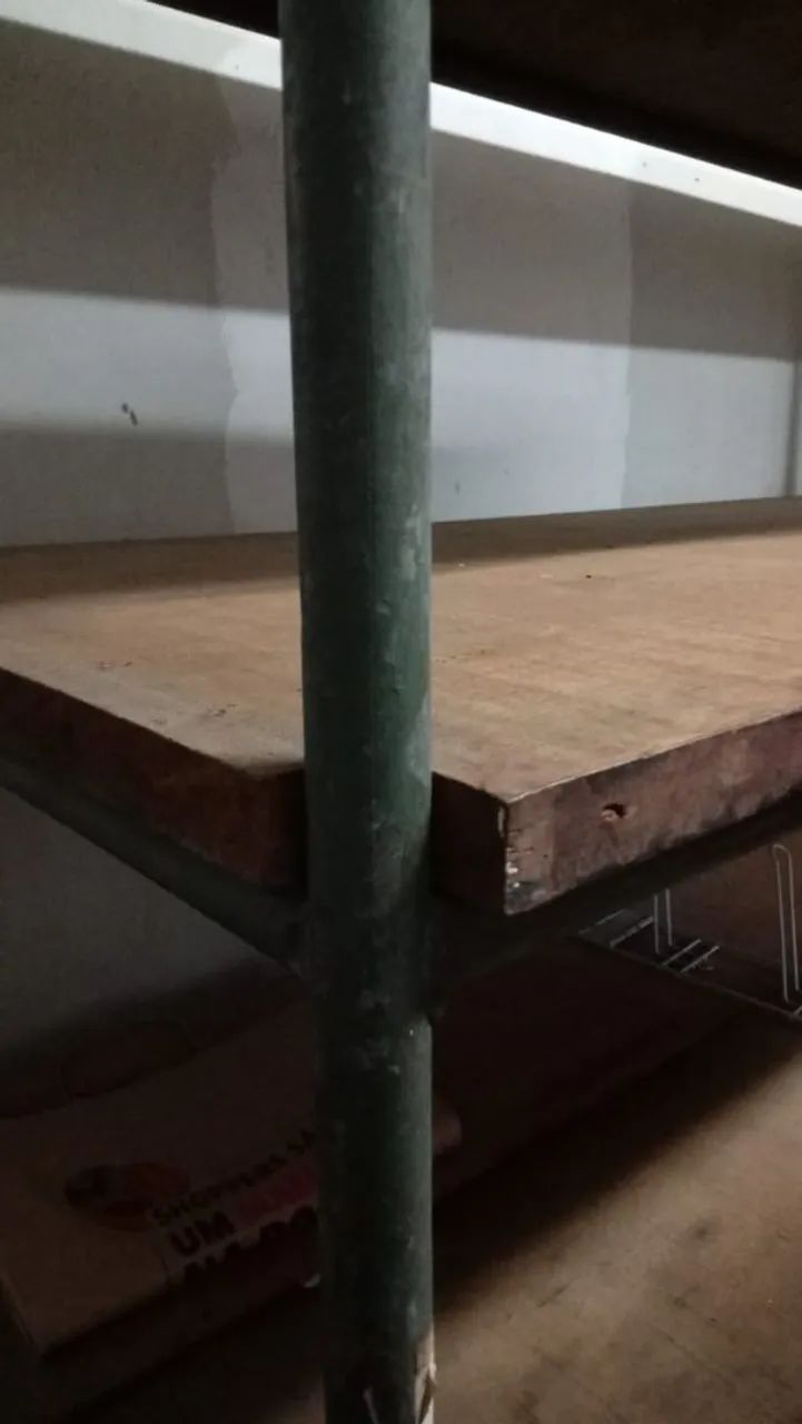 Vendo estante de madeira reforçada - Foto 5