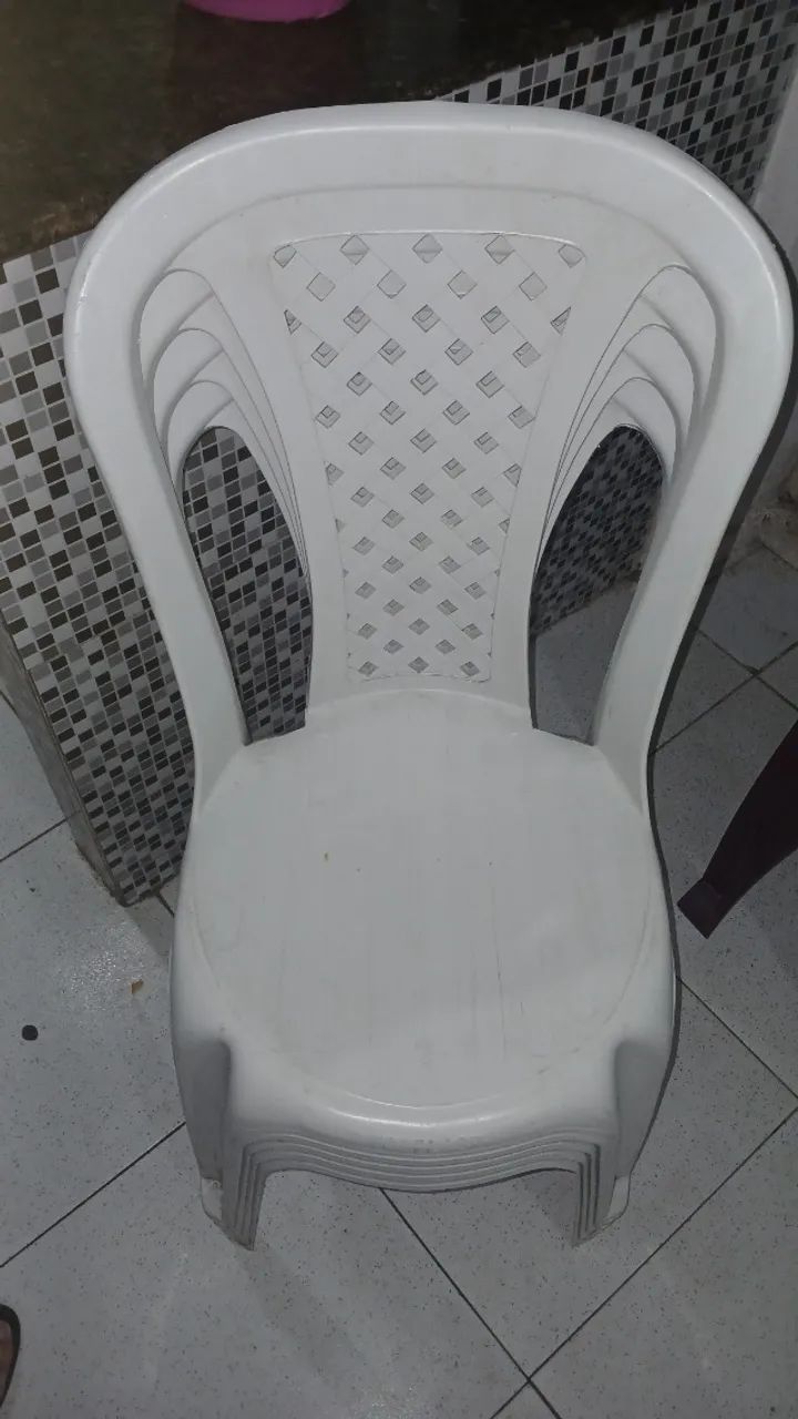 Mesa com 4 cadeiras , bem conservada.  - Foto 3